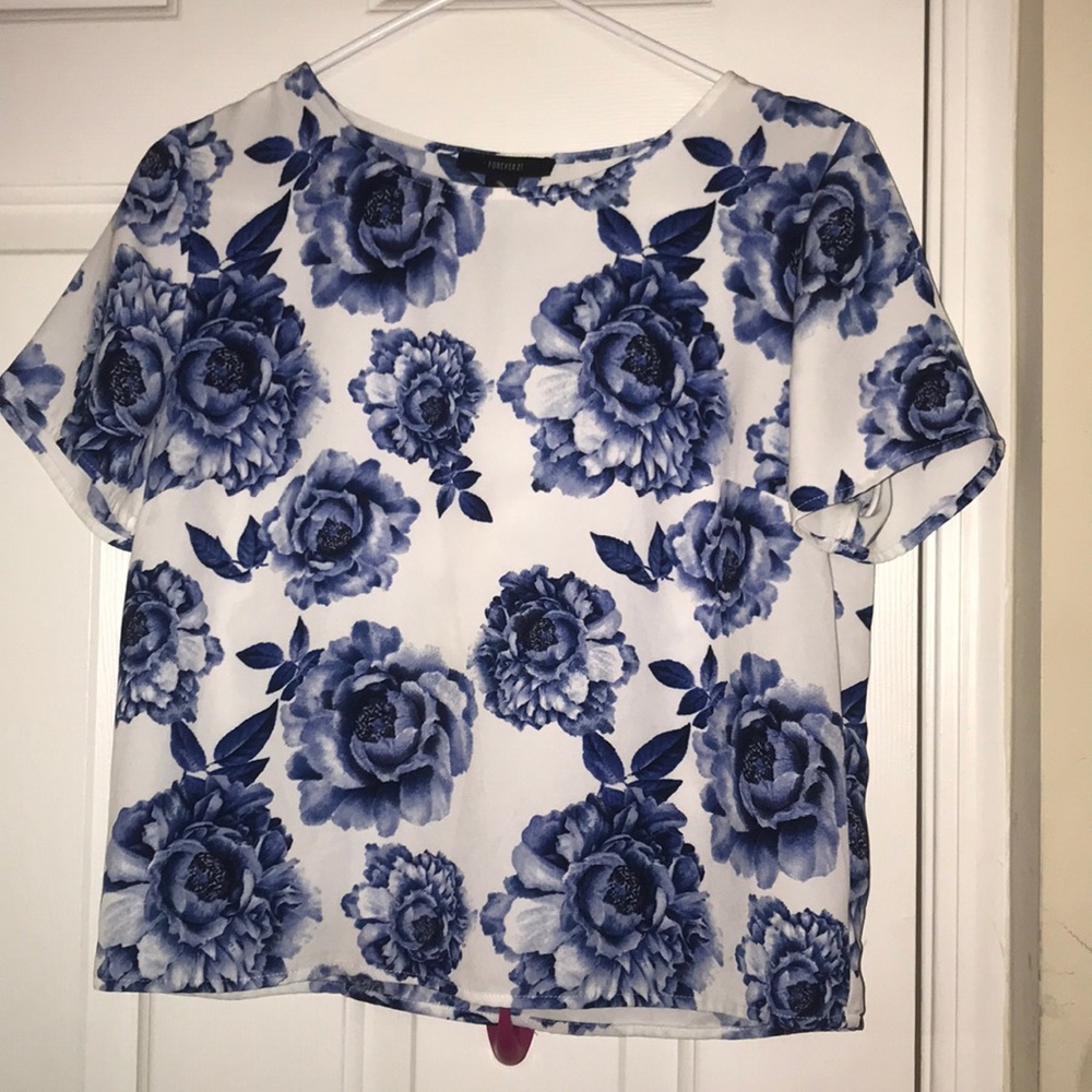 Short sleeved shirt